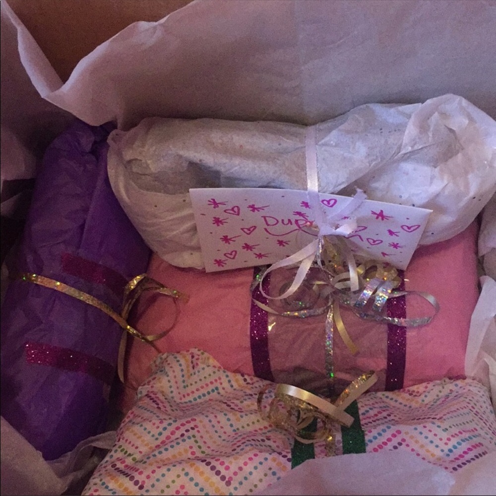 How I wrap up your items 💖 - Picture 2 of 16